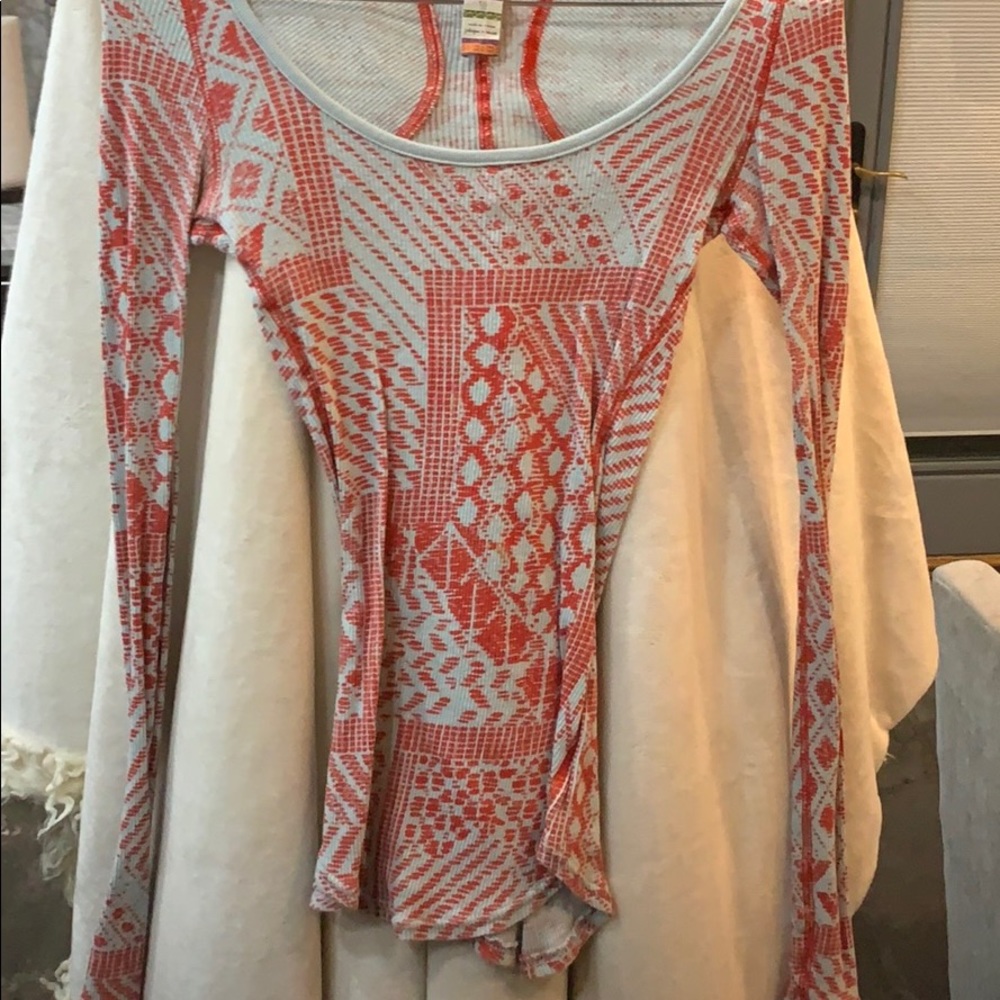 Shirt - Picture 4 of 4